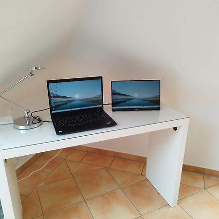 Traumblick Und Komfort - Lichtdurchflutete 85 Qm Wohnung Nahe Suedstrand Goehren Inklusive Schwimmbad Und Sauna Im Ahoi Sellin Exteriör bild